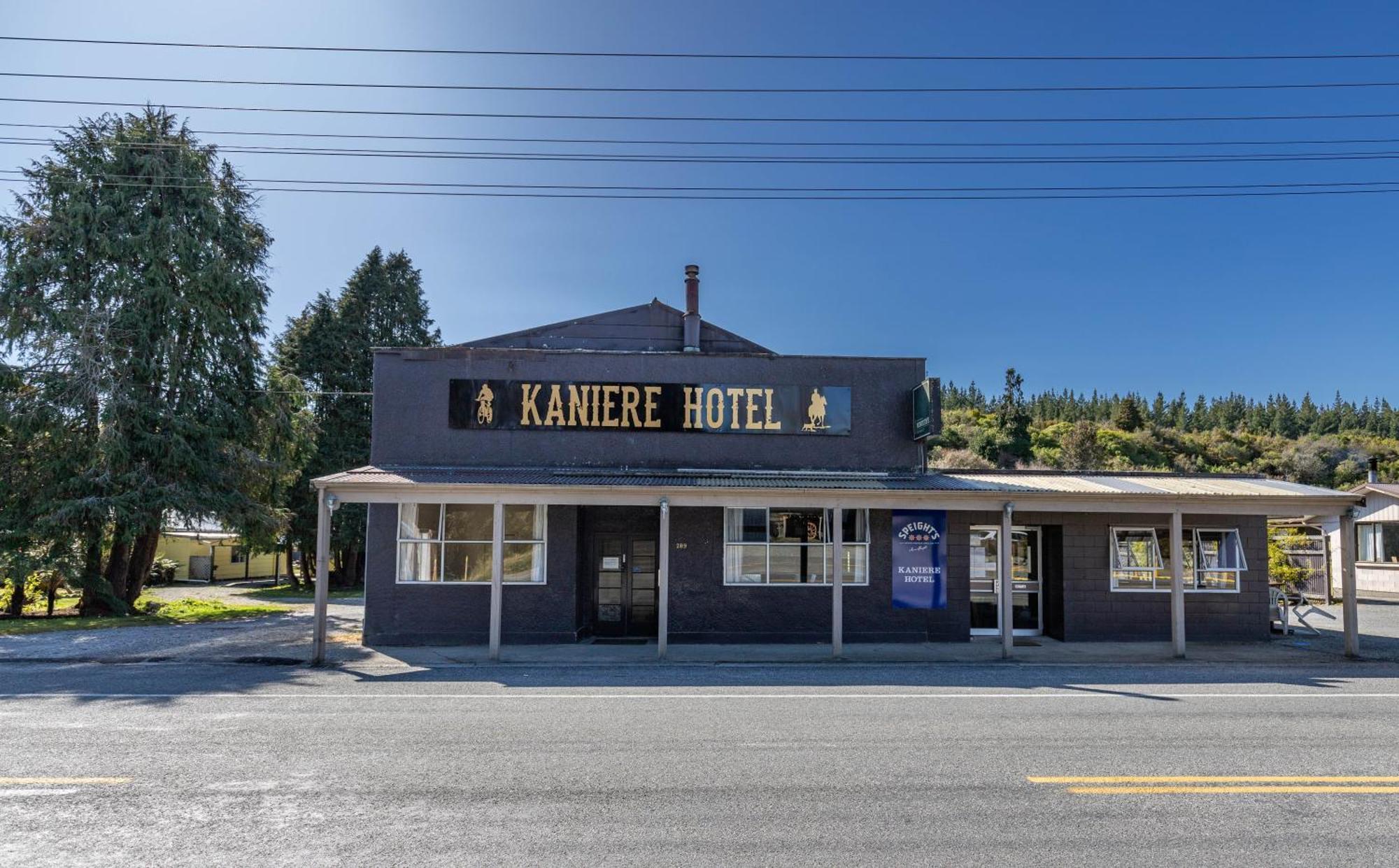 Kaniere Hotel Hokitika Exterior photo